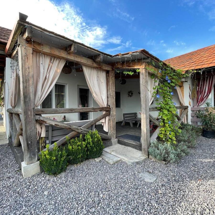 Villa Lukash Yanoshi Екстериор снимка