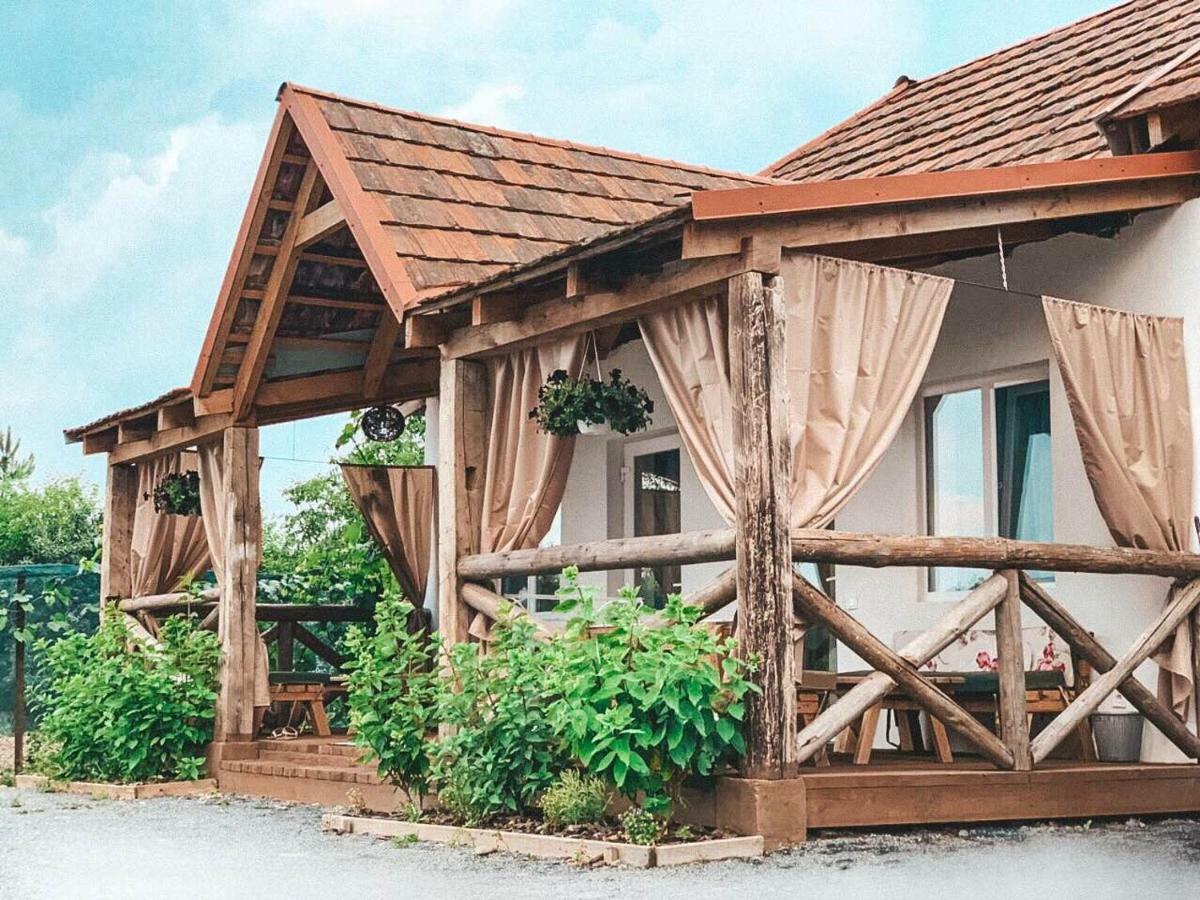 Villa Lukash Yanoshi Екстериор снимка